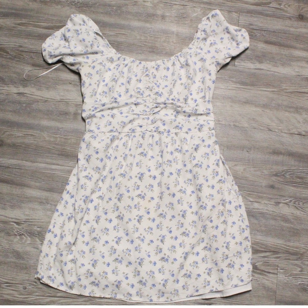 Hollister Dress Sz Large White Blue Floral Smocked Mini Dress Short Puff Sleeve